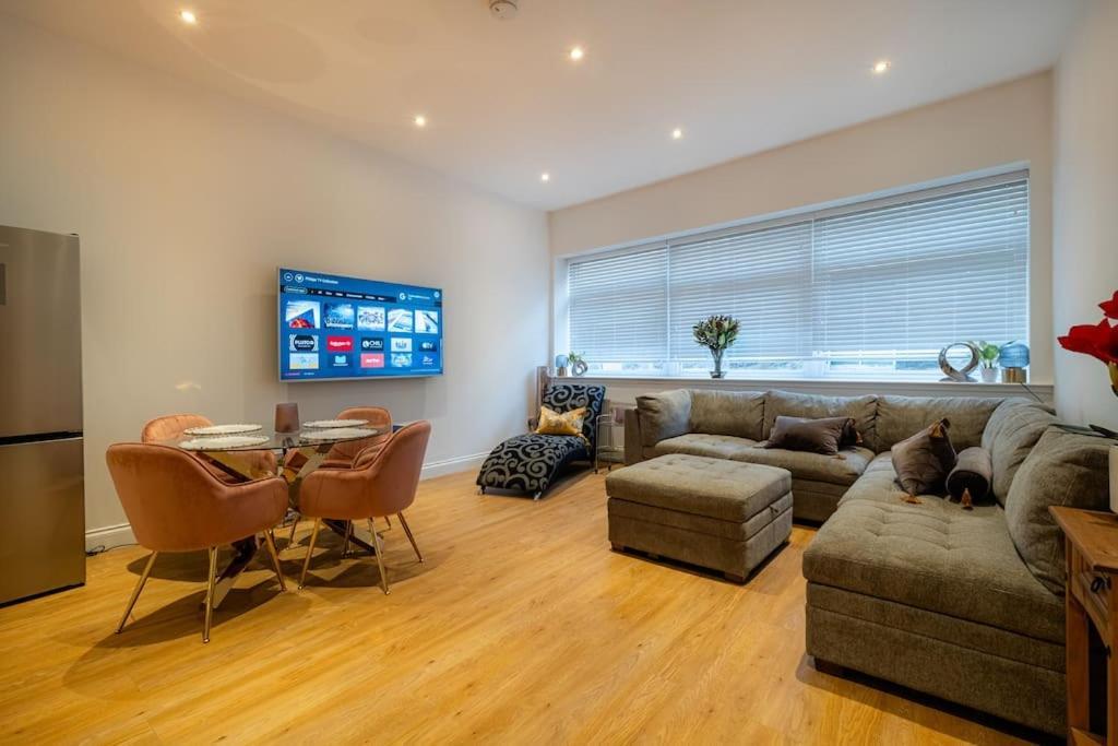2 Bed 2 Bath Spacious Apartment In Central Aberdeen Zewnętrze zdjęcie