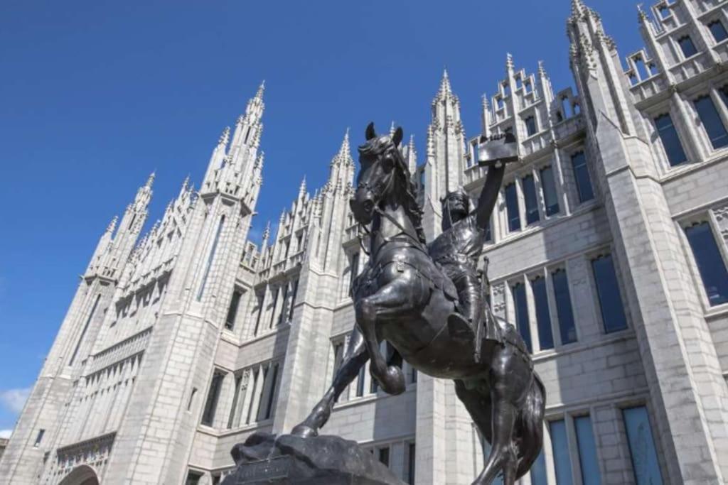 2 Bed 2 Bath Spacious Apartment In Central Aberdeen Zewnętrze zdjęcie